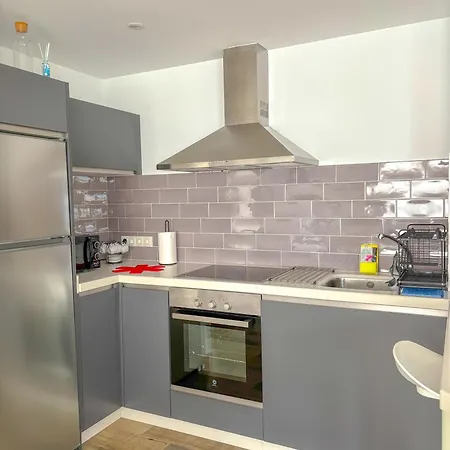 Coastal Paradise Апартаменты *